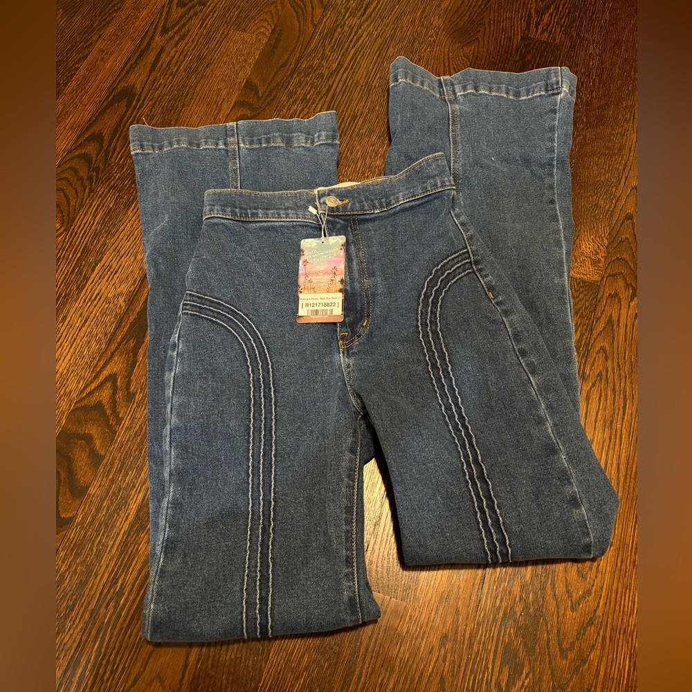 REVICE “Rollergirl Flares” Jeans
